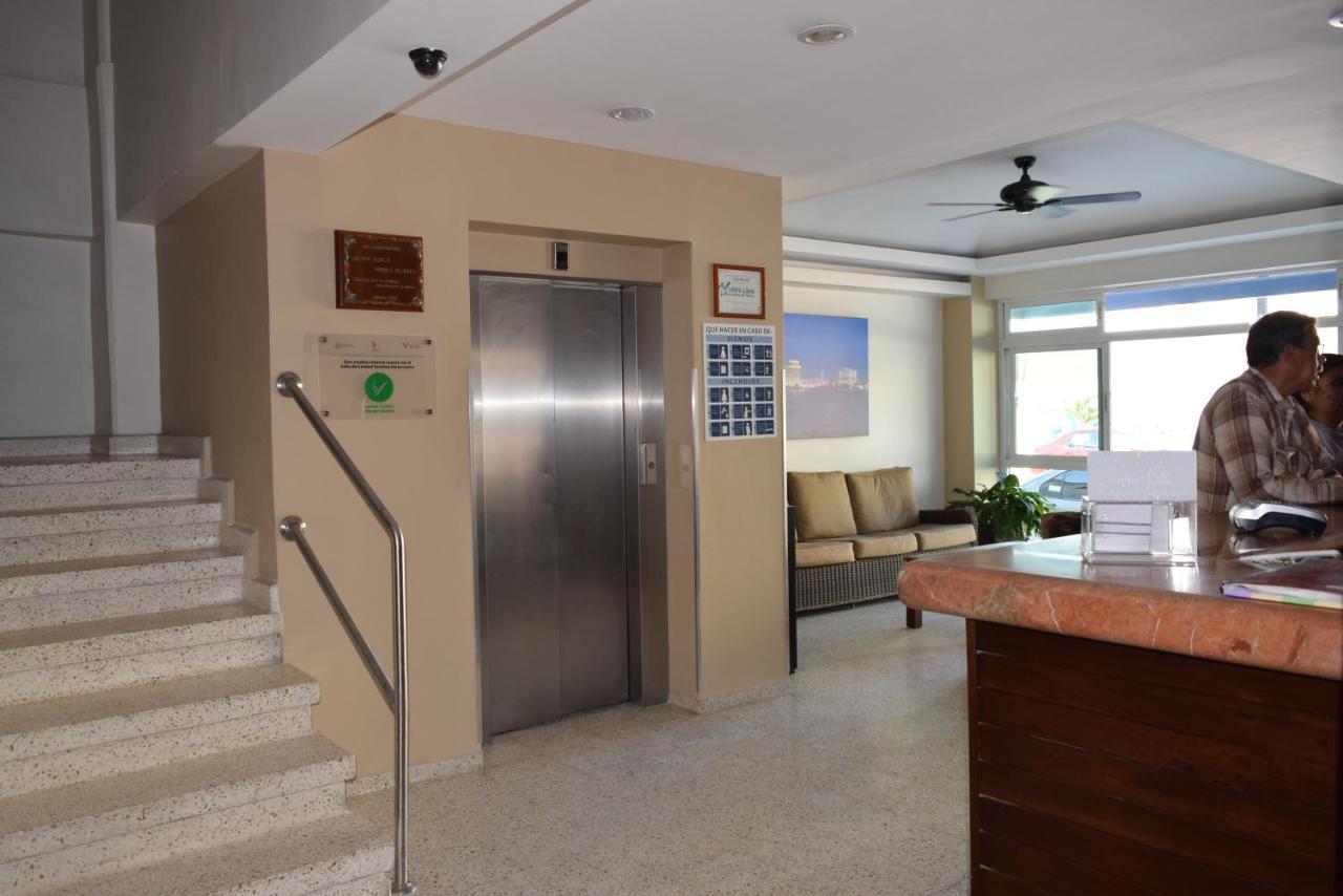 Hotel Delfines - A 2 Calles Del Acuario Veracruz Esterno foto